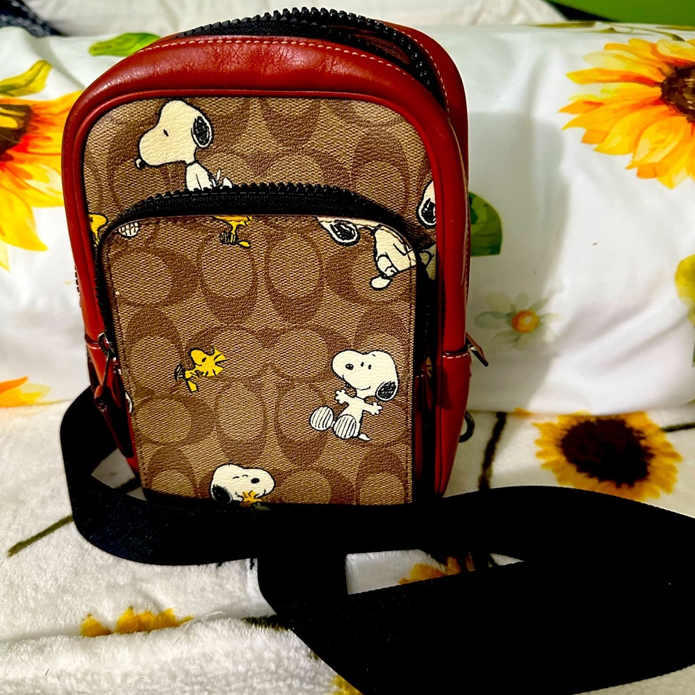 Coach Snoopy crossbody purse
